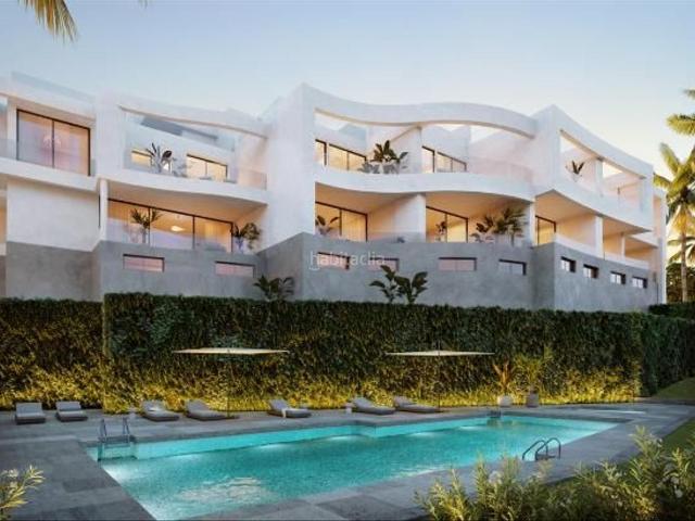 Casa en venta en Mijas, Mijas pueblo. Modernas adosadas con vistas panorámicas al mar en Riviera del Sol. Este exclusivo proyecto de 13 casas adosadas únicas con un ele. Casas.