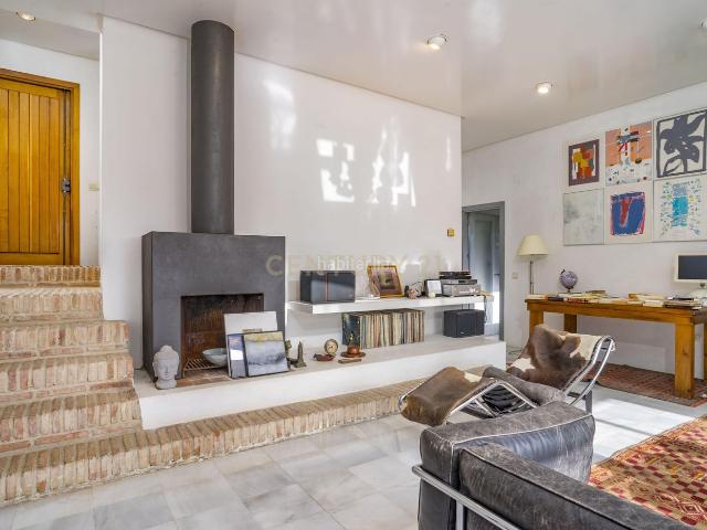 Casa en venta en Mijas, Campo de Mijas. Una villa de arquitectura singular en El Campo de Mijas. Casas.