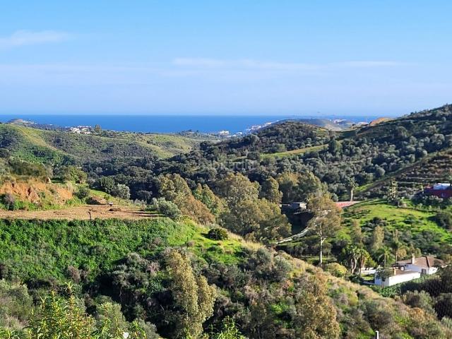 Casa en venta en Mijas, El Faro de Calaburra Chaparral. Villa contemporánea en venta en La Reserva de la Cala Golf, Mijas, España. Casas.