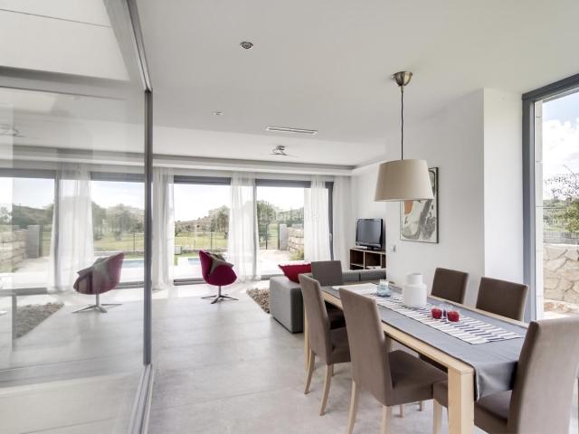 Casa en venta en Mijas, Hipódromo Cerrado del Águila. Villas de nueva construcción en La Quinta. Casas.