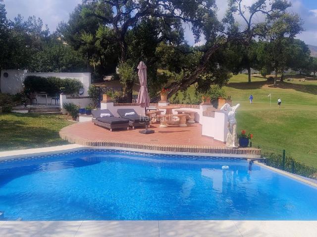 Casa en venta en Mijas, La Cala Golf Lagar Martell. Elegante villa en primera línea de golf en La Cala Golf, diseñada por González Jacobson. Cuenta con 4 dormitorios, amplios espaci. Casas.
