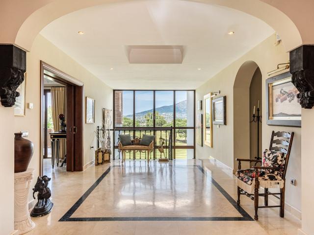 Casa en venta en Mijas, La Cala Golf Lagar Martell. Villa de 4 dormitorios en primera línea de golf en La Cala Golf Resort. Casas.