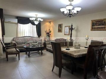 Casa en venta en Misión Santa Catarina