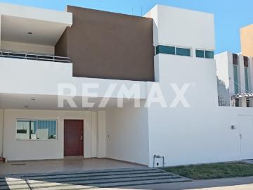 CASA EN VENTA EN MIRAVALLE