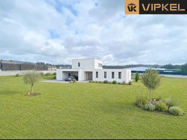 Casa en venta en Miño La Coruña
