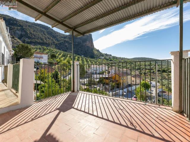 Casa en venta en Moclín. Te gustaría poder vivir en un lugar tranquilo y alejado del ruido de la ciudad? Te gusta el senderismo y los deportes al aire libr. Casas.