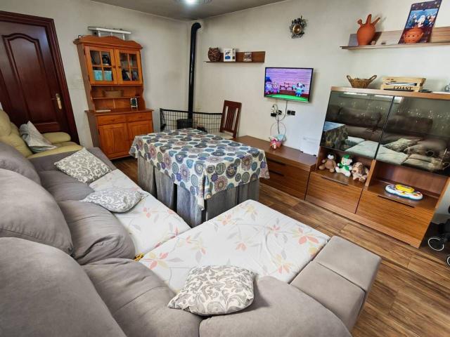 Casa en venta en Moclín. CASA INDEPENDIENTE EN OLIVARES. Casas.