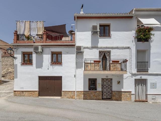 Casa en venta en Moclín. Preciosa Casa de Pueblo Tradicional Totalmente Reformada con Garaje, Azotea Privada y Vistas a la Plaza Se Vende Totalmente Amueb. Casas.