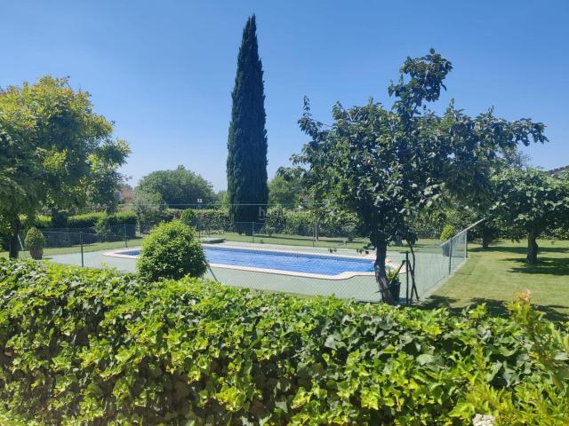 Casa en venta en Molar El. Chalet independiente en venta en El Molar. Casas Molar.