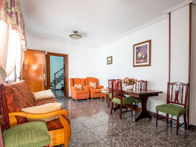 Casa en venta en Molina de Segura, Sagrado Corazón. Casa independiente con gran patio y garaje en el centro de Molina de Segura. Casas Molina de.
