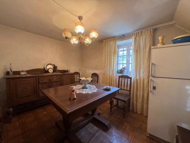 Casa en venta en Molledo. Casa tradicional montañesa con jardín en Silió, Cantabria. Casas.