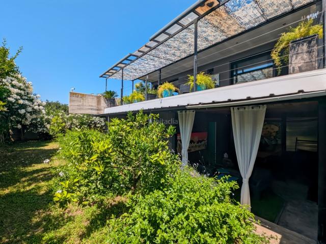 Casa en venta en Mollet de Peralada. Villa contemporánea con piscina en Mollet de PeraladaSituada en Mollet de Peralada, un pequeño y tranquilo pueblo del Alt Empordà. Casas Mollet de.