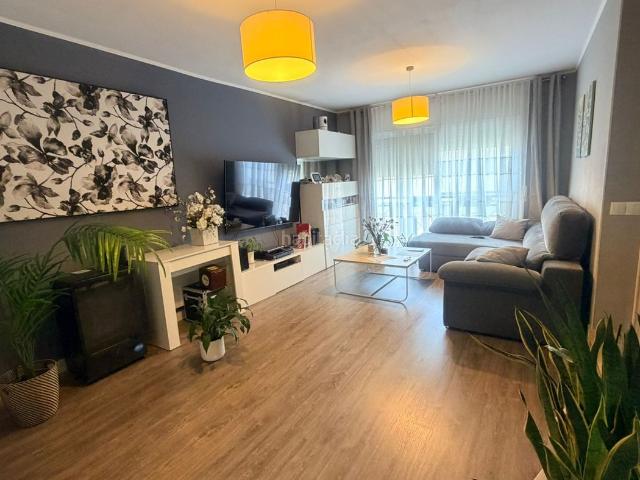 Casa en venta en Mollet del Vallès, Col·legis Nous. Chalet pareado en venta en Merce Rodoreda. Casas Mollet del.