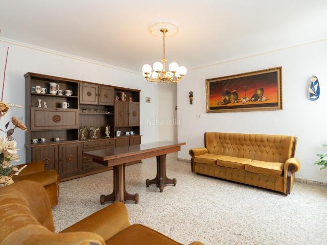 Casa en venta en Molvízar. Amplia casa de 182 m2 en el centro de Molvízar. Casas.