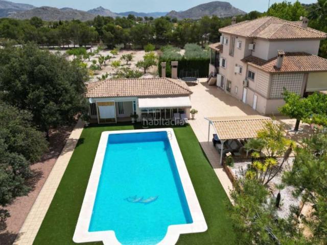 Casa en venta en Monòver. Casas.
