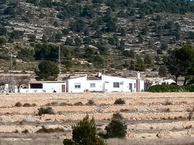 Casa en venta en Monòver. Casas.