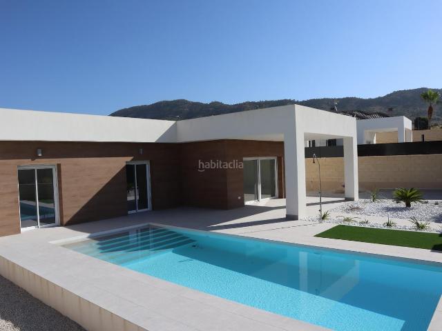 Casa en venta en Monòver. Bienvenidos a estanbspvilla en La Romana, un verdadero paraíso en el corazón de la Costa Blanca! Esta encantadora propiedad ofrece. Casas.