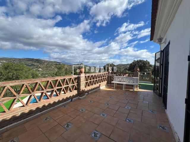 Casa en venta en Monda. Casas.