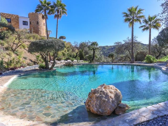 Casa en venta en Monda. La piscina más increíble. Casas.