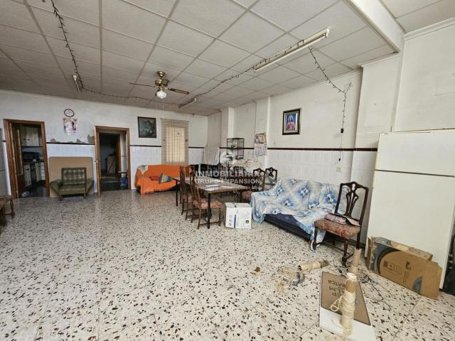 Casa en venta en Monforte del Cid. Estupenda Casa en Monforte del Cid de 217 m2 muy bien situada. Casas Monforte del.