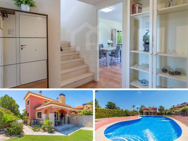 Casa en venta en Mont roig del Camp, Bonmont Terres Noves Costa Dorada. ACOGEDOR PAREADO EN CLUB BONMONT TERRES NOVES. Casas Mont roig del.