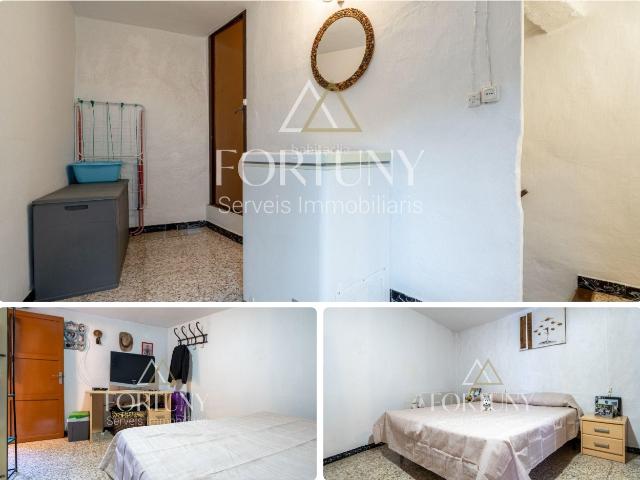 Casa en venta en Mont roig del Camp, Poble Costa Dorada. Os presentamos vivienda en pleno centro del Pueblo de Montroig. Casas Mont roig del.