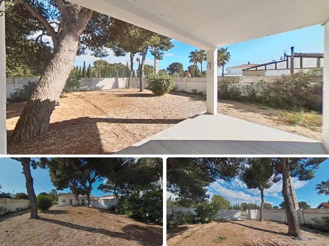 Casa en venta en Mont roig del Camp, Platja de Mont roig Costa Dorada. Acogedora casa reformada con gran jardín en parcela de 354 m². Casas Mont roig del.