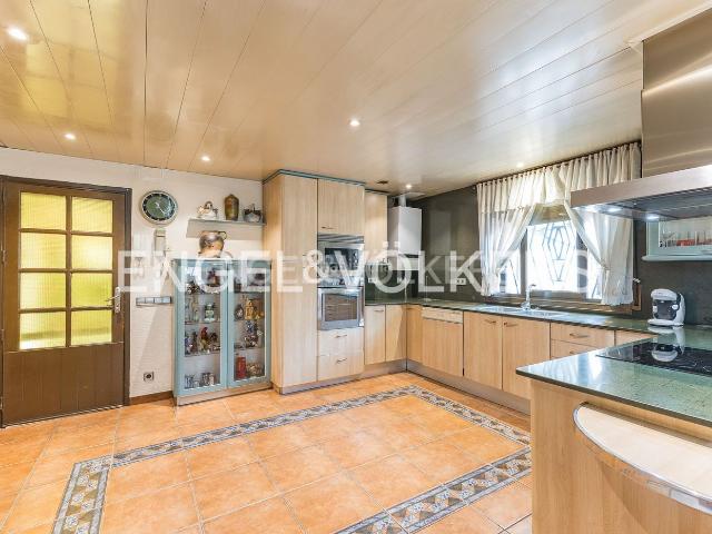 Casa en venta en Montcada i Reixac, Santa Maria Terra Nostra. Casa a cuatro vientos en una sola planta en Montcada i Reixac. Casas Montcada i.