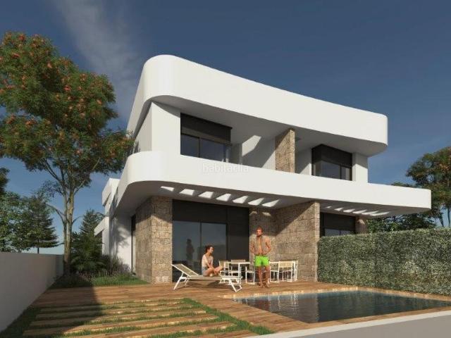 Casa en venta en Montesinos Los. Compuesto por 32 hermosas villas adosadas de 2 niveles, con 100m de espacio habitable confortable, ubicadas en parcelas de 140 18. Casas Montesinos.