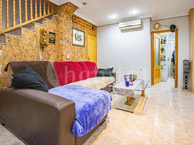 Casa en venta en Montesinos Los. Dúplex adosado con plaza de garaje y solárium privado a la venta en Los Montesinos, Alicante. Casas Montesinos.
