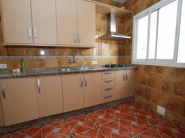 Casa en venta en Montijo. CASA EN ZONA EL VALLE MONTIJO. Casas.
