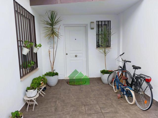 Casa en venta en Montijo. C1023 VENTA DE MAGNIFICA VIVIENDA. ZONA CENTRO DE SALUD. MONTIJO. Casas.