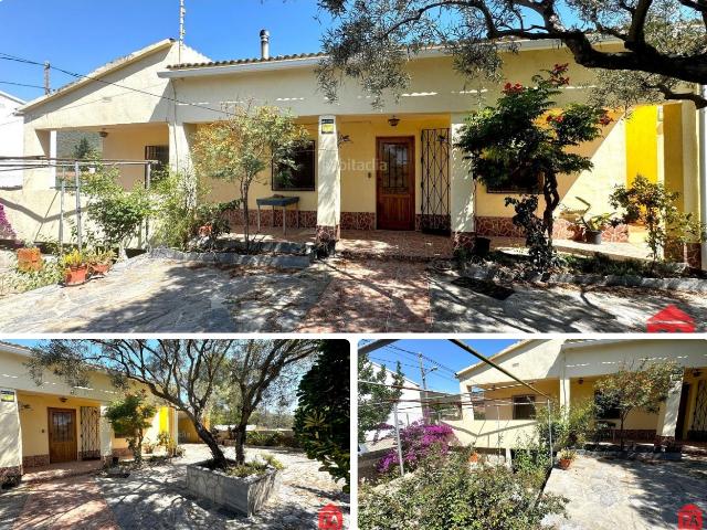 Casa en venta en Montmell El. 65932 Mirador del Penedès, casa en planta con 4 dormitorios. Casas Montmell.