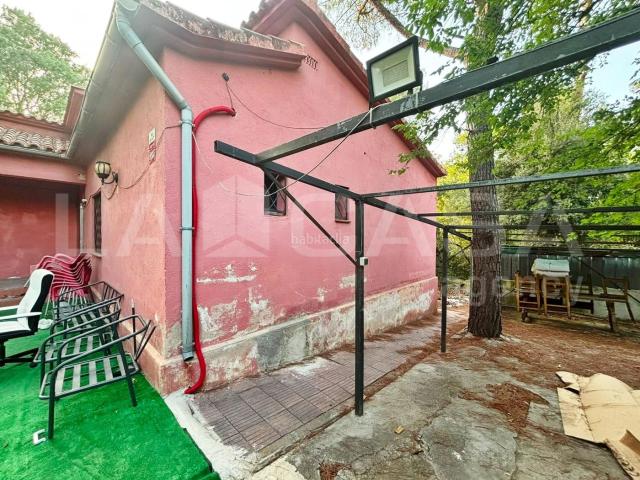 Casa en venta en Montornès del Vallès. 4 VIENTOS A REFORMAR. Casas Montornès del.