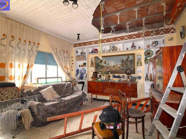 Casa en venta en Montroi Montroy. A LA VENTA CASITA DE PUEBLO PARA HACERLA A TU GUSTO EN MONTROY. Casas Montroi.