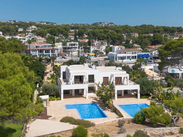 Casa en venta en Moraira, Moravit Cap Blanc. Magnífica villa en primera línea. Casas.