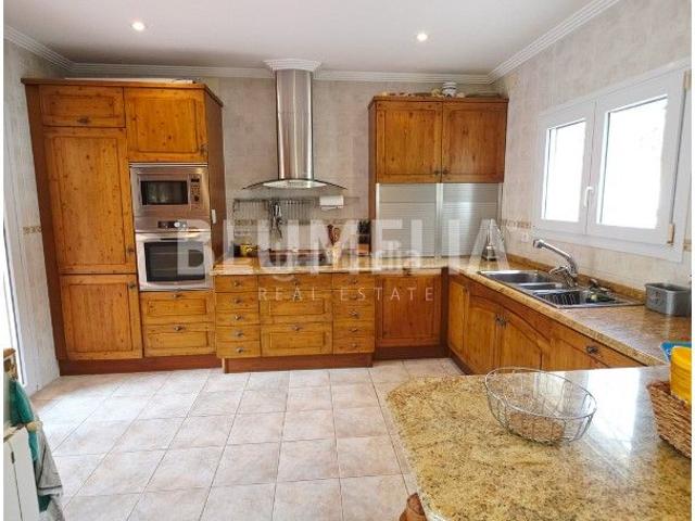 Casa en venta en Moraira, Paichi. Villa a 800 metros de Cala El Portet en venta en Moraira. Casas.