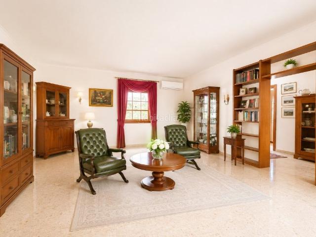 Casa en venta en Moraira, Paichi. Villa tranquila con piscina privada en venta en Moraira. Casas.
