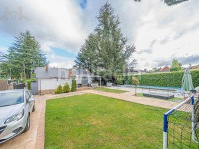 Casa en venta en Moralzarzal, Polideportivo Colonia. Chalet independiente en venta en Moralzarazal. Casas.