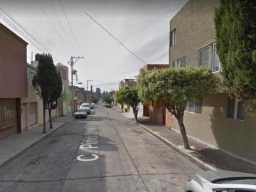 CASA EN VENTA EN MORELIA COL. LOS PINOS