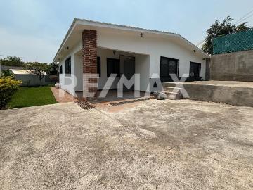 Casa en Venta en Morelos, Fracc. Amates de Oaxtepec