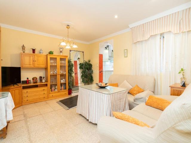 Casa en venta en Motril, Motril ciudad. Casa en planta baja haciendo esquina con gran terraza en La Palma de Motril!. Casas.