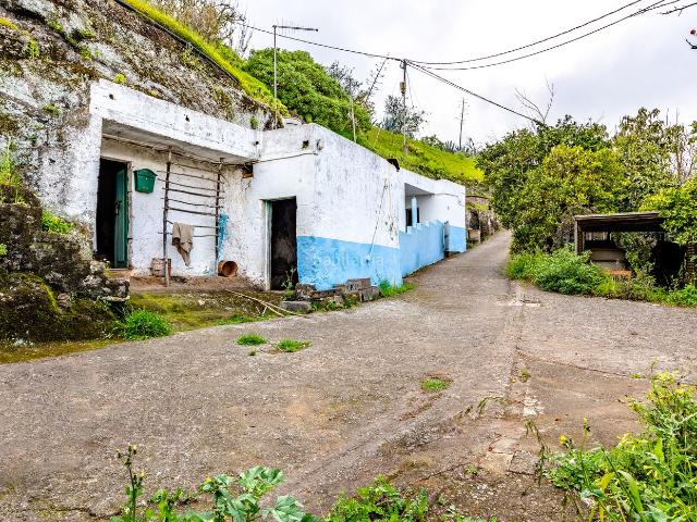 Casa en venta en Moya. Casas.
