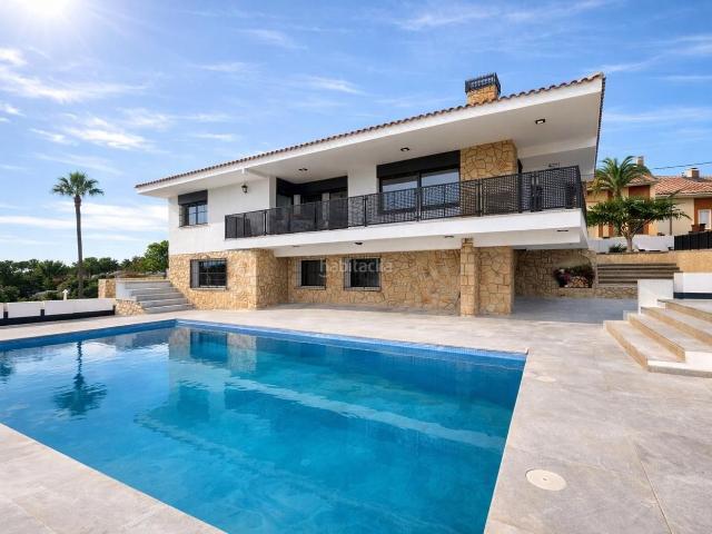 Casa en venta en Nucia la, Montebello Nou Espai. VILLA TOTALMENTE RENOVADA CON MAGNIFICAS VISTAS. Casas Nucia.