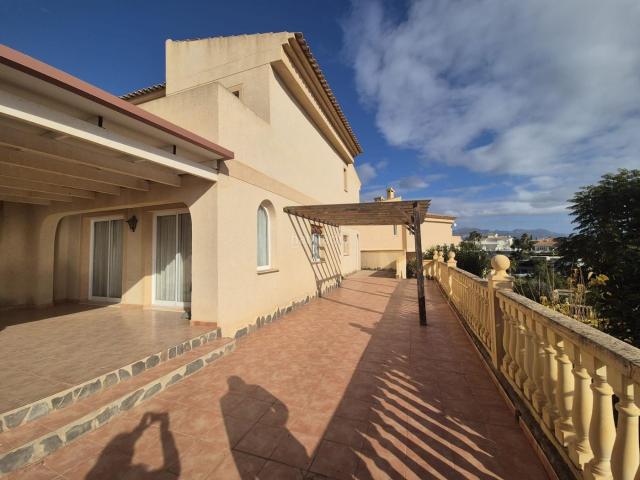 Casa en venta en Nucia la, Coloma. Chalet en La Nucia con vistas imprecionante. Casas Nucia.