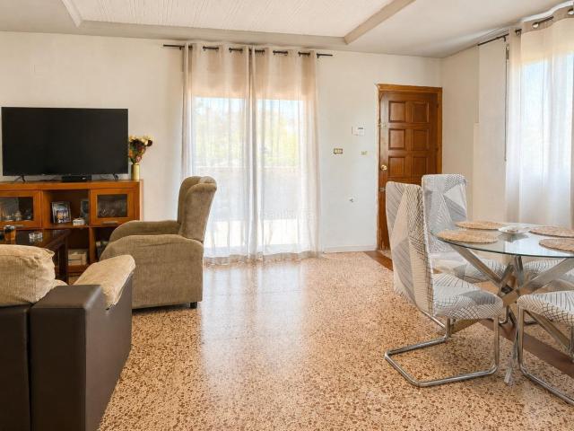 Casa en venta en Nules. CHALET INDEPENDIENTE CON AMPLIOS JARDINES EN LA PLAYA DE NULES. Casas.