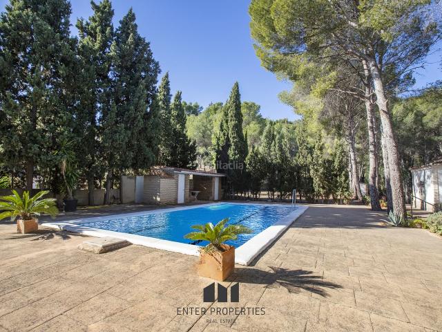 Casa en venta en Náquera, Monteamor La Carrasca El Peucal. Vivienda unifamiliar en el entorno de la Sierra CalderonaSituada en una urbanización consolidada, esta propiedad en Sierra Caldero. Casas.