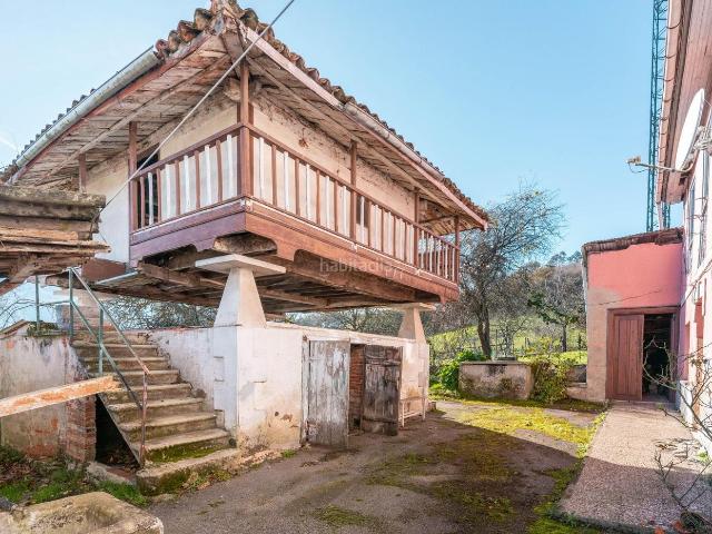 Casa en venta en Nava. Casa con gran terreno en venta en Gamoneu Nava. Casas.