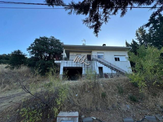 Casa en venta en Navahermosa. SE VENDE CHALET INDEPENDIENTE EN LA URB RIO CEDENA. Casas.