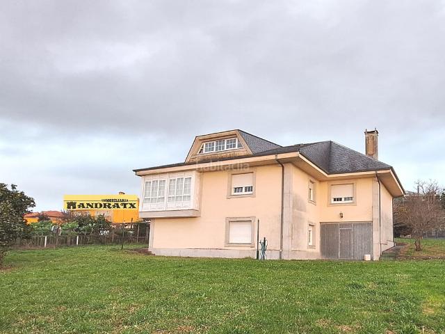 Casa en venta en Neda. Casa muy bien situada. Casas.